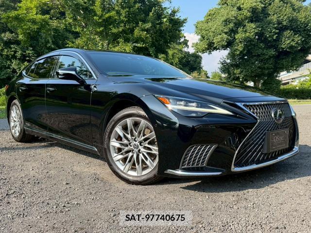 Lexus LS 2021-06 8223809-13