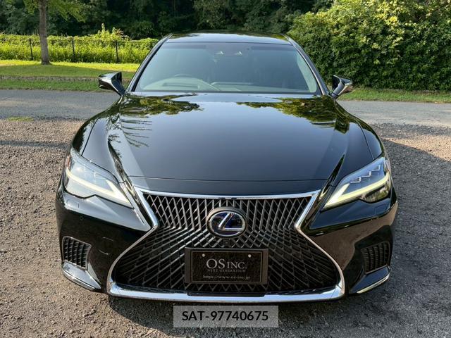 Lexus LS 2021-06 8223809-16