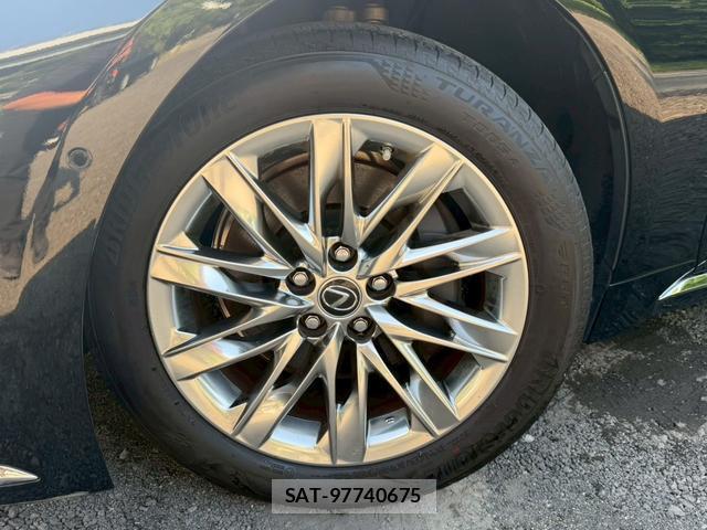 Lexus LS 2021-06 8223809-7