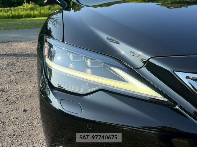Lexus LS 2021-06 8223809-9