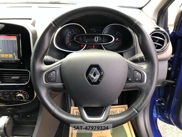 Renault LUTECIA 2018-09 8219614-3