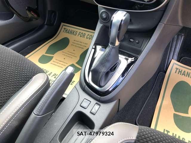 Renault LUTECIA 2018-09 8219614-8