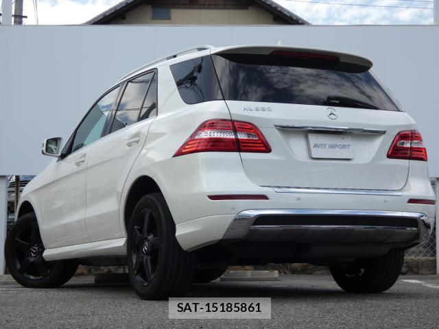 Mercedes Benz M-CLASS 2013-08 8221536-1