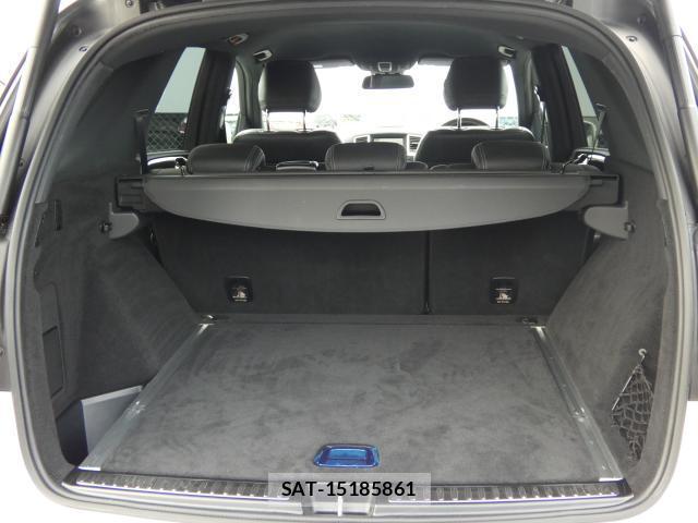 Mercedes Benz M-CLASS 2013-08 8221536-17
