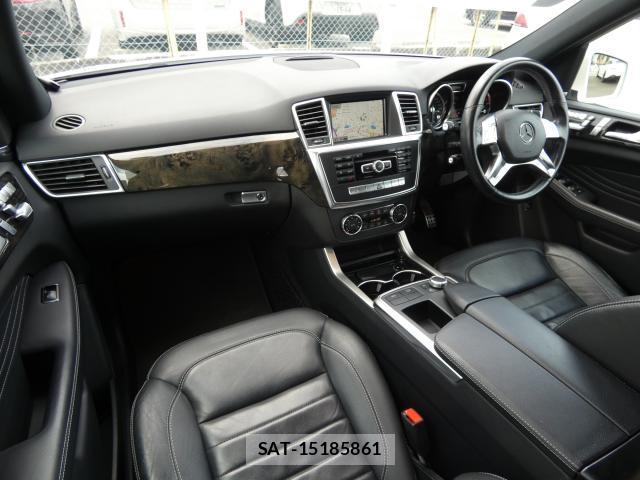 Mercedes Benz M-CLASS 2013-08 8221536-6