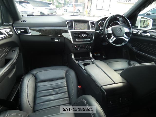 Mercedes Benz M-CLASS 2013-08 8221536-8