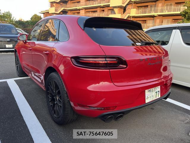 Porsche MACAN 2018-05 8218448-1
