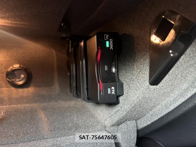 Porsche MACAN 2018-05 8218448-11