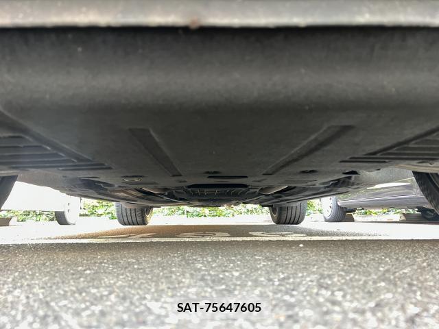 Porsche MACAN 2018-05 8218448-15