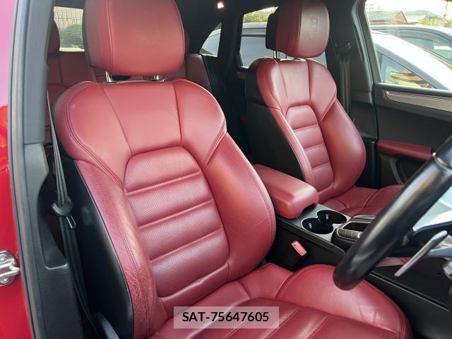 Porsche MACAN 2018-05 8218448-16
