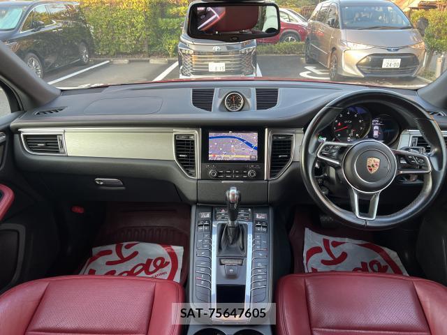 Porsche MACAN 2018-05 8218448-2