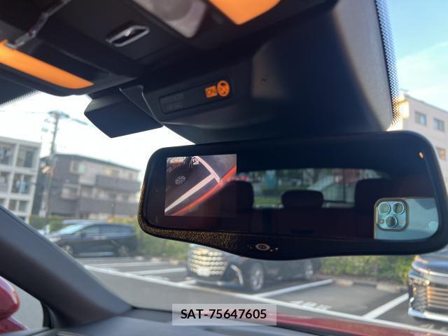 Porsche MACAN 2018-05 8218448-9