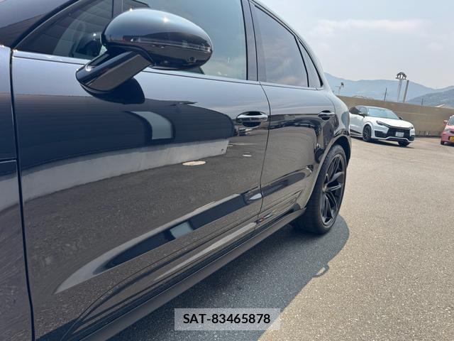 Porsche MACAN 2024-09 8223544-4