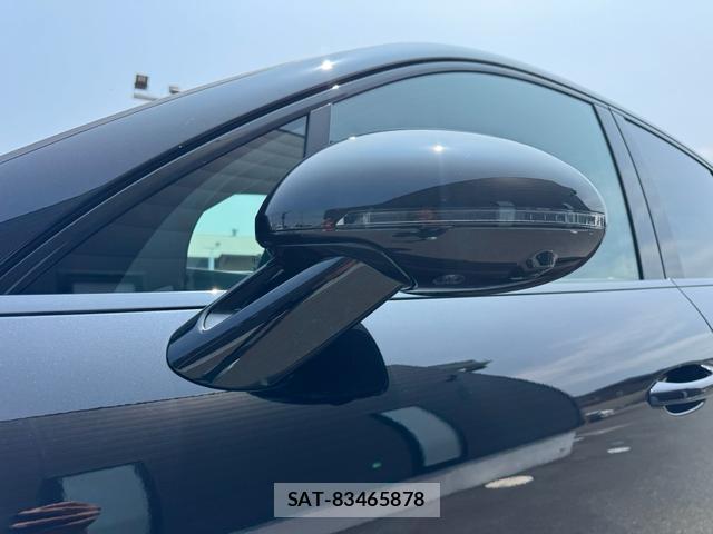 Porsche MACAN 2024-09 8223544-5