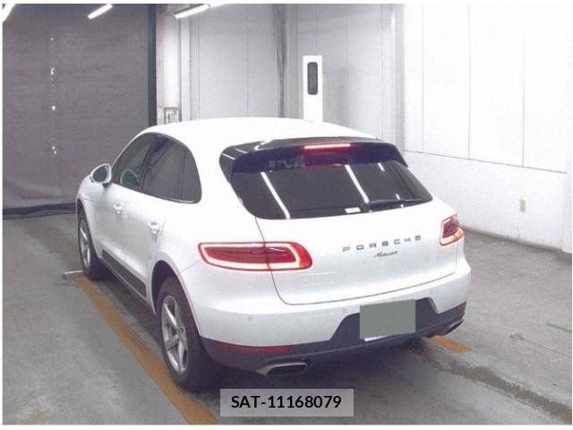 Porsche MACAN 2017-07 8223617-1