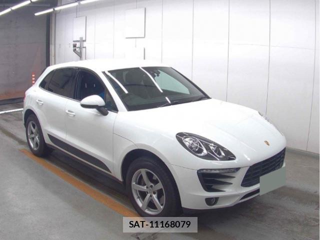 Porsche MACAN 2017-07 8223617-3