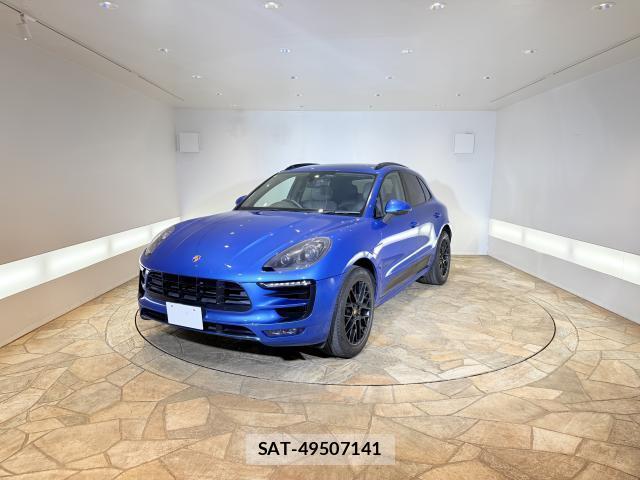 Porsche MACAN 2017-01 8223858-0