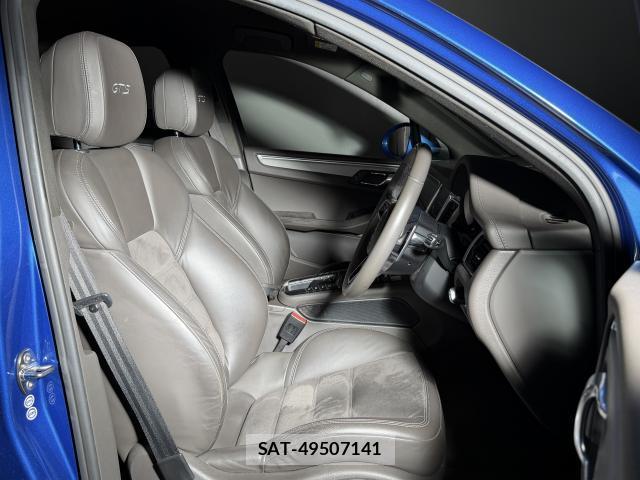 Porsche MACAN 2017-01 8223858-4