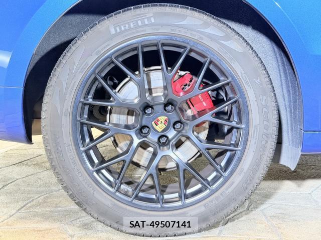 Porsche MACAN 2017-01 8223858-8