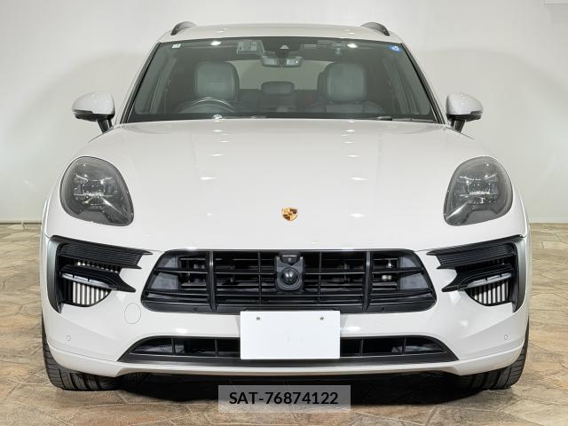 Porsche MACAN 2021-01 8223863-1