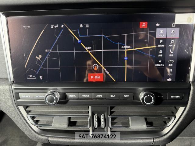 Porsche MACAN 2021-01 8223863-7