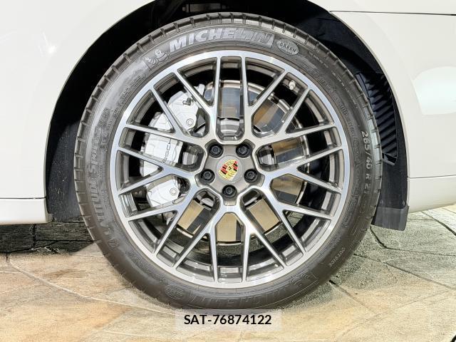 Porsche MACAN 2021-01 8223863-8