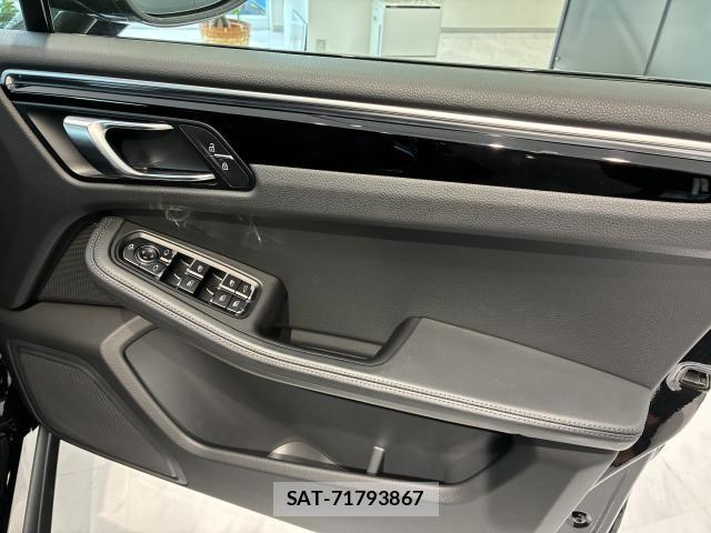 Porsche MACAN 2022-11 8224167-11
