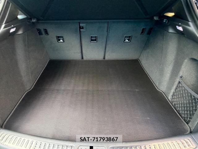 Porsche MACAN 2022-11 8224167-12