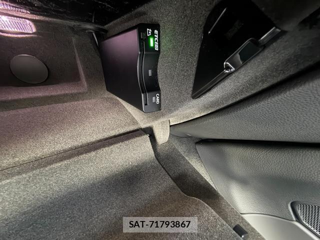Porsche MACAN 2022-11 8224167-13