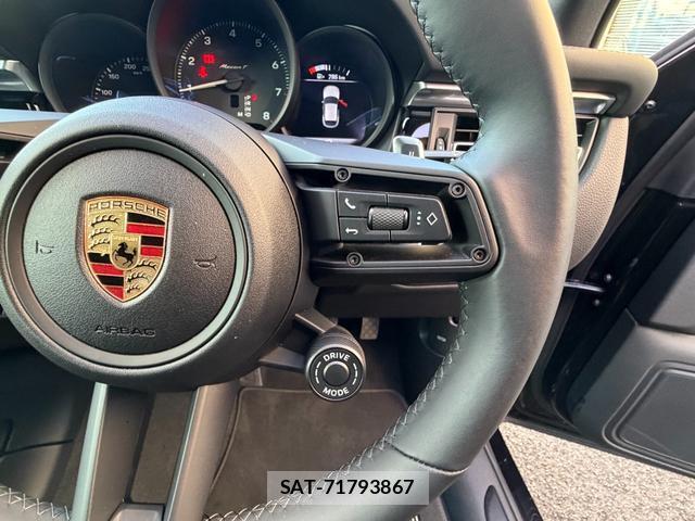 Porsche MACAN 2022-11 8224167-15