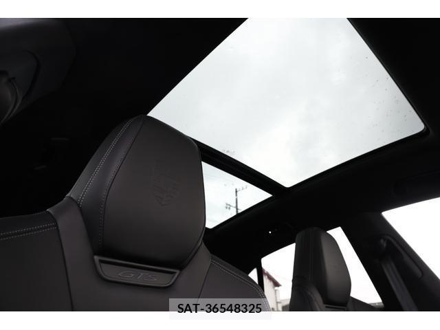 Porsche MACAN 2026-03 8224293-9