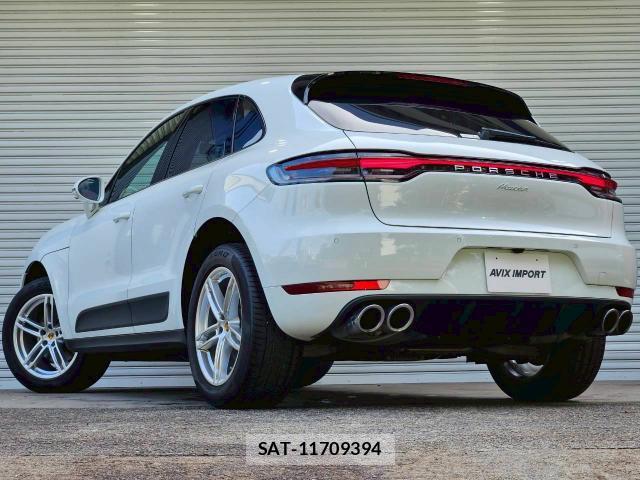 Porsche MACAN 2019-07 8224739-1
