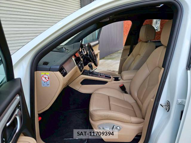 Porsche MACAN 2019-07 8224739-15