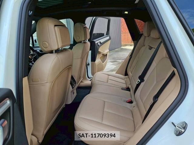 Porsche MACAN 2019-07 8224739-16