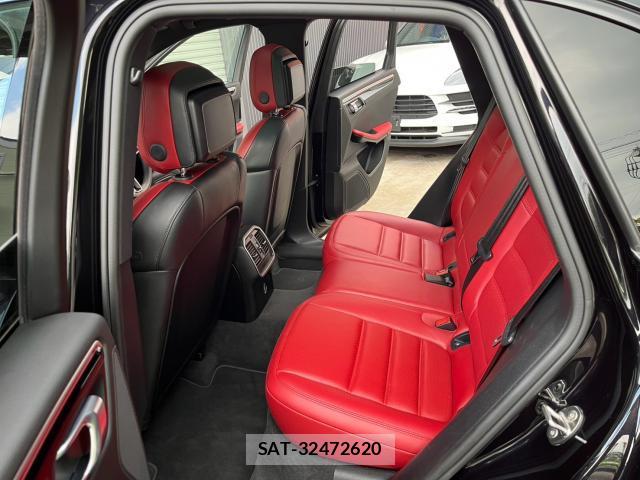 Porsche MACAN 2018-07 8224740-16