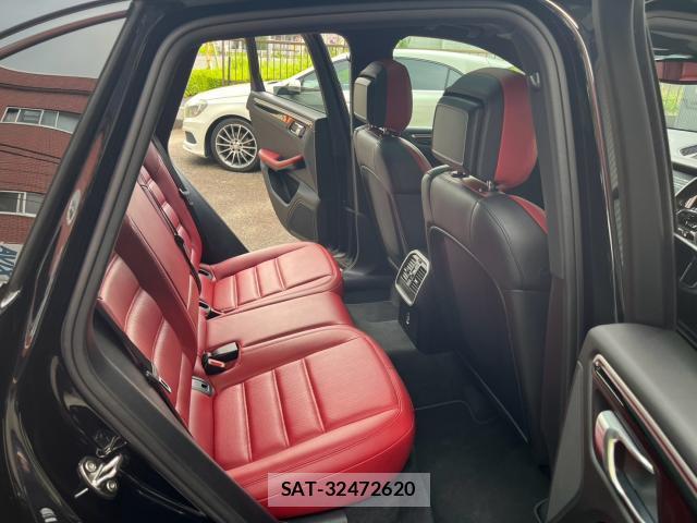 Porsche MACAN 2018-07 8224740-17