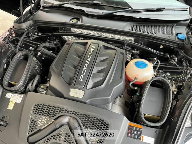 Porsche MACAN 2018-07 8224740-19