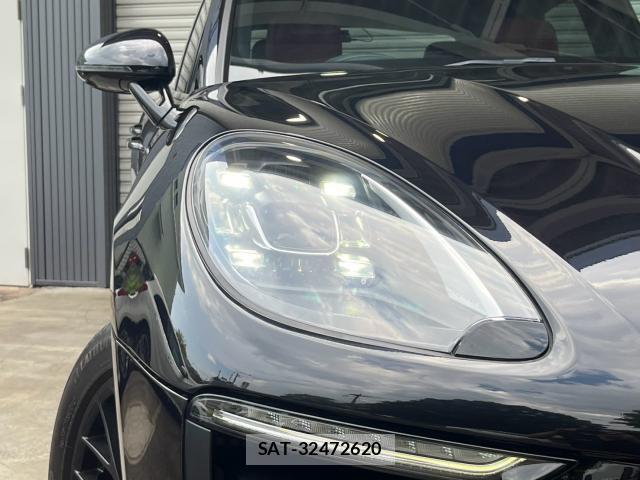 Porsche MACAN 2018-07 8224740-2