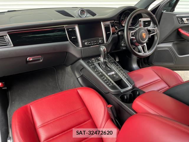 Porsche MACAN 2018-07 8224740-7