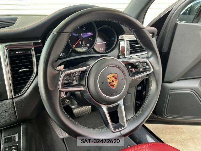 Porsche MACAN 2018-07 8224740-8