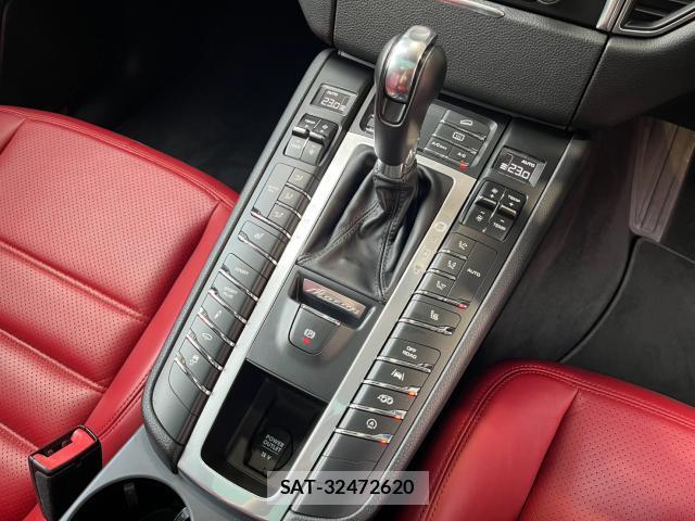 Porsche MACAN 2018-07 8224740-9