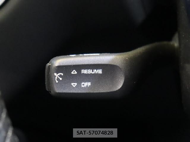 Porsche MACAN 2018-09 8225570-8