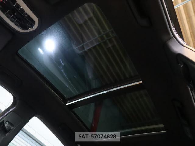 Porsche MACAN 2018-09 8225570-9
