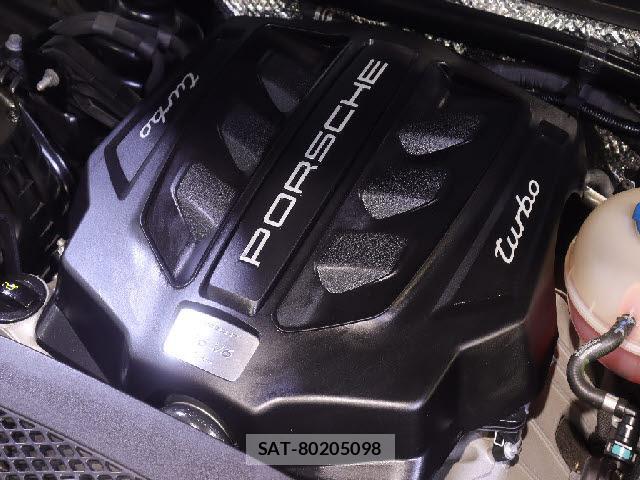 Porsche MACAN 2018-09 8225571-5