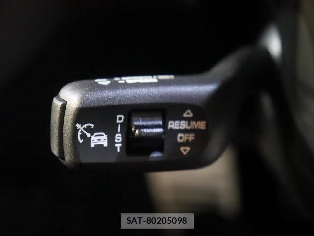 Porsche MACAN 2018-09 8225571-8
