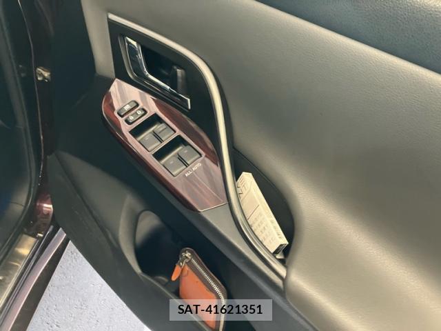 Toyota MARK X ZIO 2011-12 8216190-14