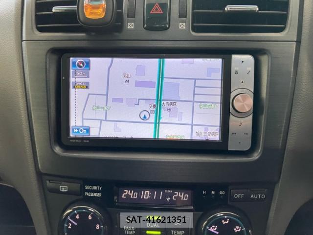 Toyota MARK X ZIO 2011-12 8216190-19