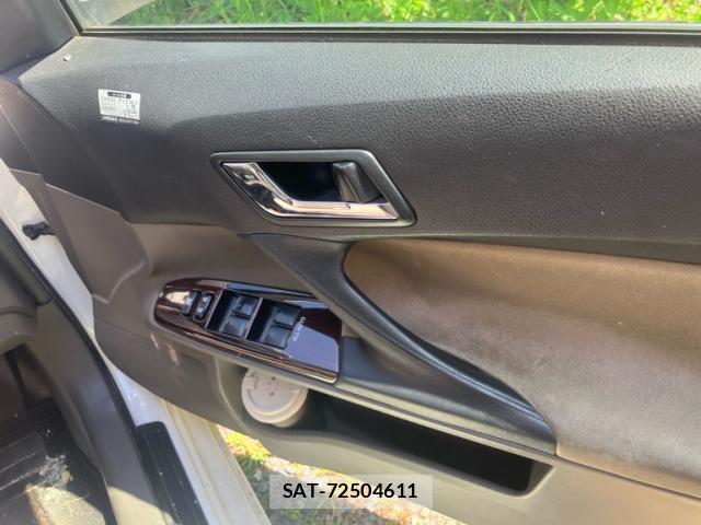 Toyota MARK X 2010-02 8217124-16