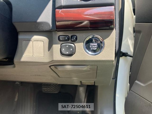 Toyota MARK X 2010-02 8217124-17