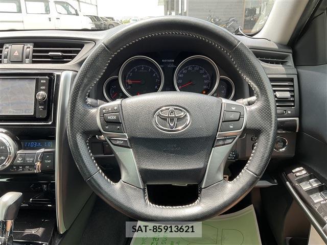 Toyota MARK X 2017-06 8222432-17